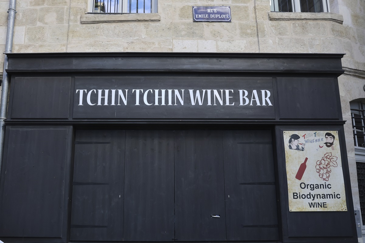 Θάνατος από αλλαντίαση στο Μπορντό: Τι συνέβη στο διάσημο wine bar - Γιατί σέρβιραν τις σαρδέλες