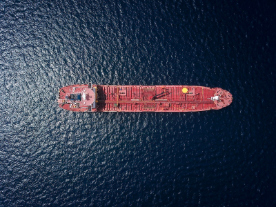 Το ιρανικό δεξαμενόπλοιο «Lana» κατέπλευσε στο λιμάνι του Πειραιά
