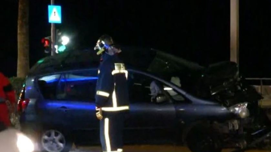 Ποσειδώνος: Οδηγός έχασε τον έλεγχο του αυτοκινήτου και έπεσε πάνω στις μπάρες