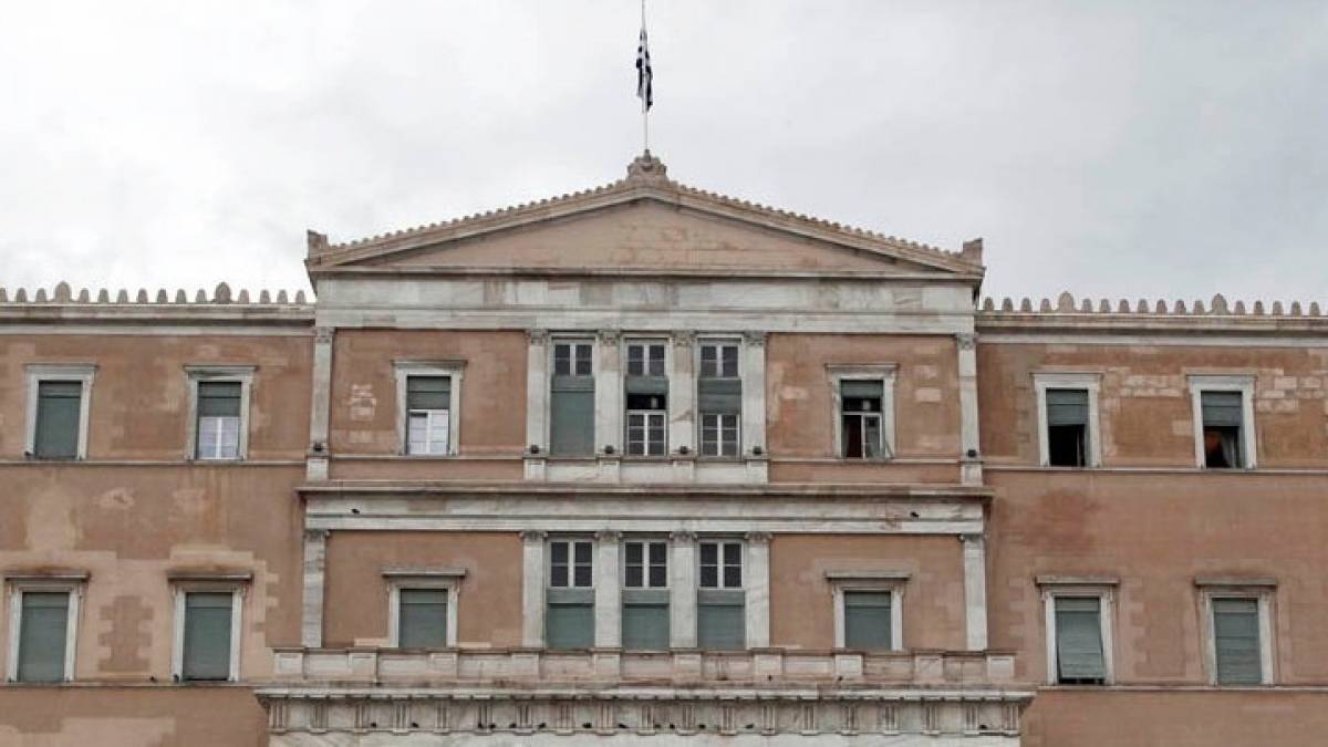 Σεισμός στην Αθήνα: Το Κοινοβούλιο επιθεωρεί ο Κ. Τασούλας - Σημειώθηκαν μικροζημιές