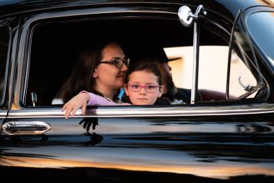 Οι γονείς οδηγούν πιο προσεκτικά με τα παιδιά στο αυτοκίνητο