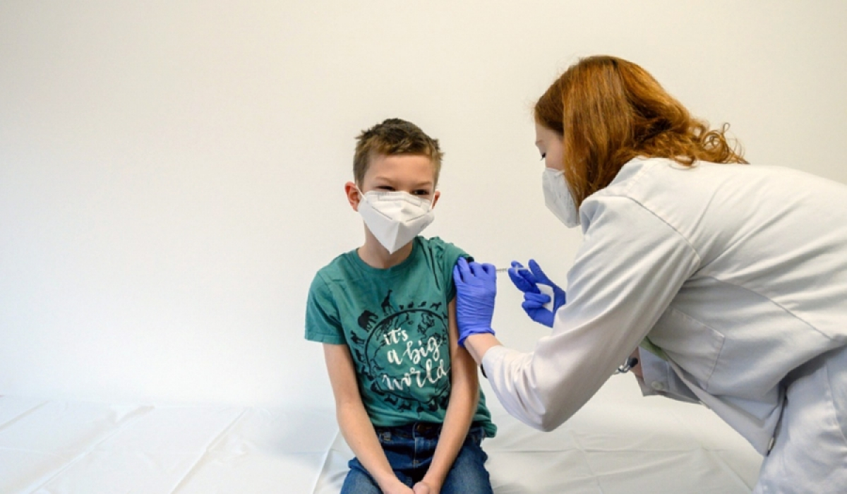 Εμβολιασμός παιδιών: Γιατί μπήκε «φρένο» στις ηλικίες κάτω των 5 ετών