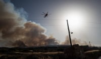 Μέθανα: Οι φλόγες έκαψαν σπίτι στην Κυψέλη - Υπό έλεγχο η φωτιά
