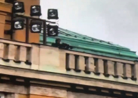 Πράγα: Βίντεο - ντοκουμέντο με τον 24χρονο μακελάρη να πυροβολεί από το μπαλκόνι