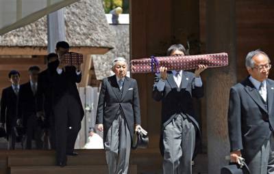 Παραιτείται ο Ακιχίτο στην Ιαπωνία υπέρ του γιου του Ναρουχίτο