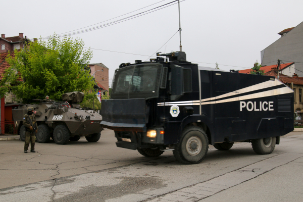 Κόσοβο: Ένταση μετά τον θάνατο ενός αστυνομικού σε ανταλλαγή πυρών