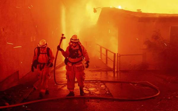 Καλιφόρνια: Περίπου 60 νεκροί και πάνω από 100 αγνοούμενοι από τις φωτίες