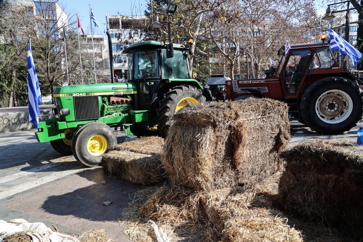 Πολιορκούν τη Θεσσαλονίκη οι αγρότες – Στήνουν μπλόκα και ετοιμάζονται για το συλλαλητήριο στην Agrotica