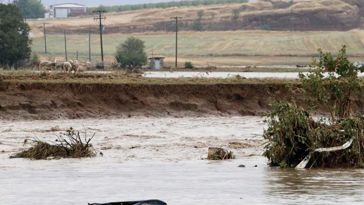 Έκλεισε η Εθνική Οδός στο ύψος της Λάρισας λόγω των νερών – Η επίσημη ανακοίνωση