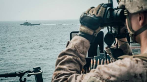 Πολεμικά πλοία ΗΠΑ και Βρετανίας στα Στενά του Ορμούζ - Γερμανικό «όχι» στην αποστολή - Υψηλοί τόνοι από το Ιράν