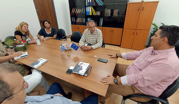 Στα γραφεία της Περιφέρειας Αττικής στον Πειραιά ο Ιωακειμίδης – Συνάντηση με εργαζόμενους