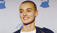 Sinéad O&#039;Connor: Από φυσικά αίτια ο θάνατος της σπουδαίας τραγουδίστρια