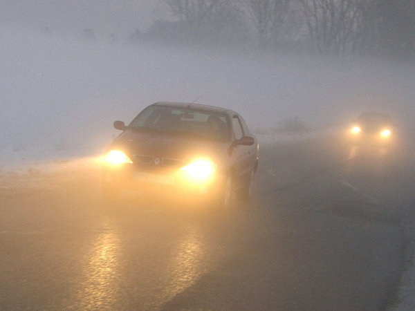 Δέκα συμβουλές για να μην εξελιχθεί η οδήγηση με ομίχλη σε επικίνδυνη τυφλόμυγα