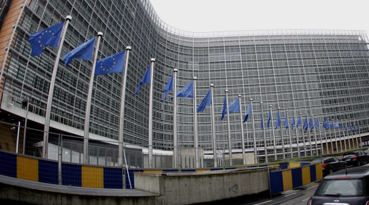 Euronews: H Ευρωπαϊκή Επιτροπή εξετάζει τις ευθύνες της κυβέρνησης για τις υποκλοπές