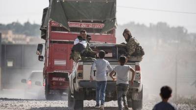 Οι Κούρδοι της Συρίας αποσύρονται μακριά από τα τουρκικά σύνορα