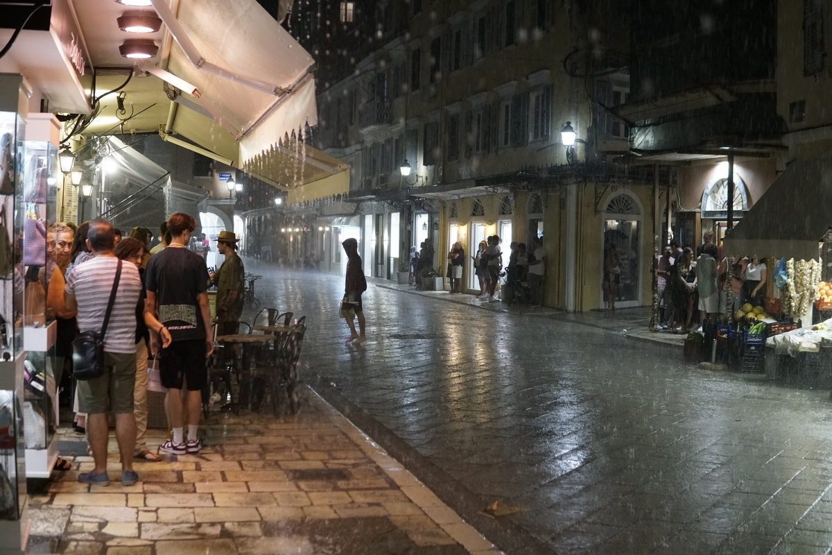 Κακοκαιρία: Σάρωσε τη Δυτική Ελλάδα - Οι περιοχές που χρειάζονται προσοχή την Κυριακή
