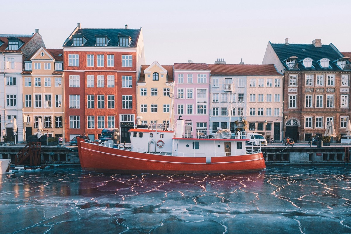 Ο «Νόμος του Jante»: Οι 10 εντολές της ευτυχίας των Δανών