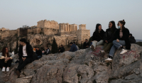 Καιρός-meteo: Ηλιοφάνεια και 25αρια την Κυριακή - Βοριάδες στο Αιγαίο