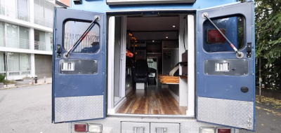 Νέα Υόρκη: Μετέτρεψε ασθενοφόρο σε διαμέρισμα – Δείτε το πρωτότυπο «σπίτι» (Βίντεο)