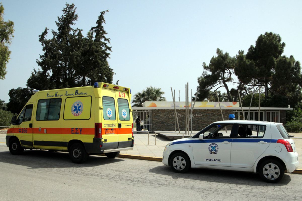 Ακόμη μία τραγωδία στην Αθήνα: Νεκρές δύο νεαρές σε τροχαίο στη Βουλιαγμένη