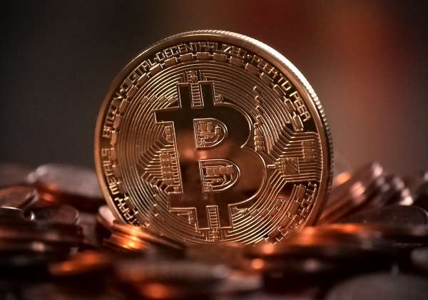 Bitcoin: Με «βουτιά» 5% ξεκίνησε η εβδομάδα