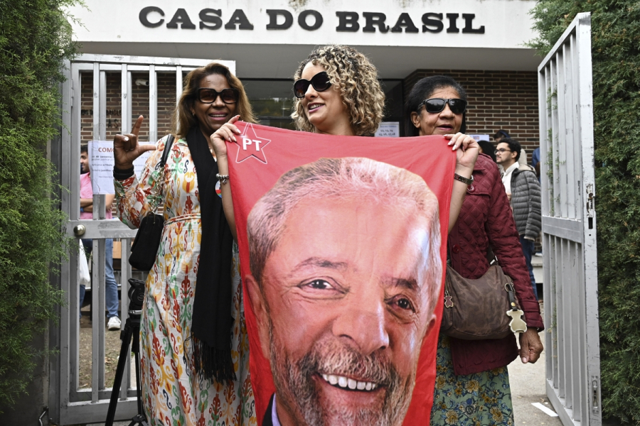 Εκλογές στη Βραζιλία: Ντέρμπυ Λούλα - Μπολσονάρου δείχνουν οι δημοσκοπήσεις