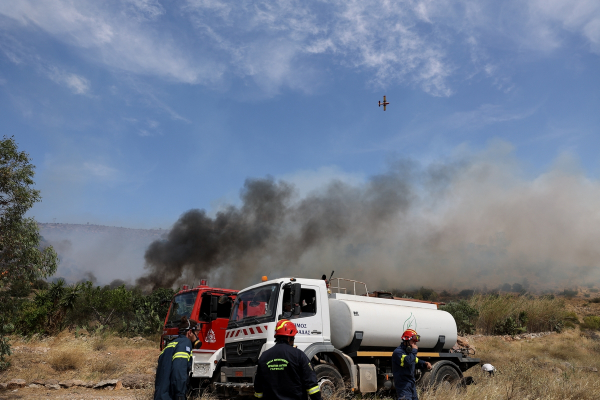 Φωτιά στην Κερατέα: Στις φλόγες ο Κουβαράς