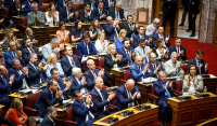 Δύσκολος γρίφος για την κυβέρνηση η ψήφιση των τριών μνημονίων με τα Σκόπια
