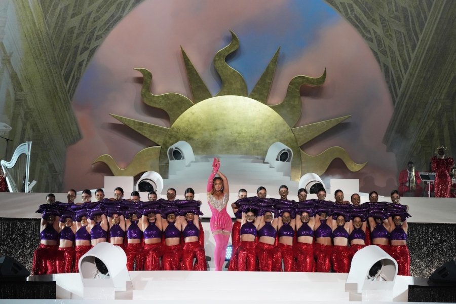 Η Beyoncé επέστρεψε με μια συναυλία στο Ντουμπάι και ξεσήκωσε αντιδράσεις