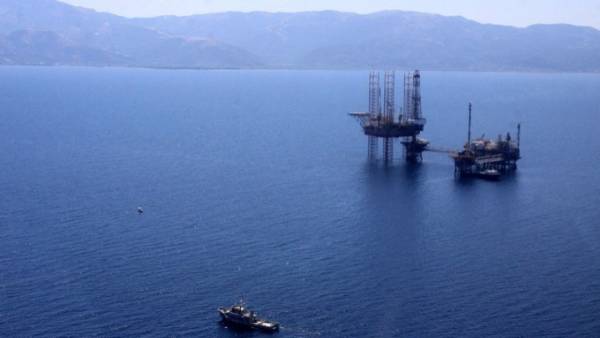 Βουλή: «Ναι» στις συμβάσεις για τους υδρογονάνθρακες ⎯ Τέσσερα «όχι» από βουλευτές του ΣΥΡΙΖΑ