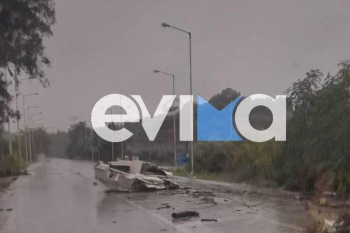 Διαλυμένο το οδικό δίκτυο στην Εύβοια: Χείμαρροι έβγαλαν βάρκες στη στεριά