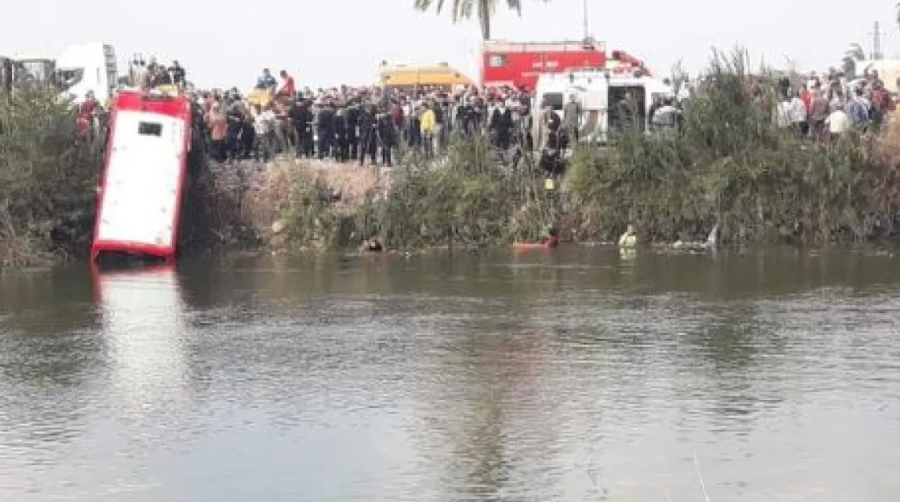 Αίγυπτος: Τουλάχιστον 19 νέκροι και έξι τραυματίες από την πτώση λεωφορείου σε κανάλι
