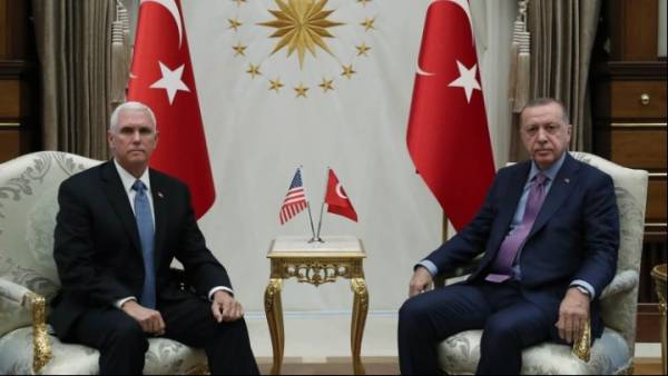 Συμφωνία Τραμπ - Ερντογάν για κατάπαυση πυρός με όρο να φύγουν οι Κούρδοι