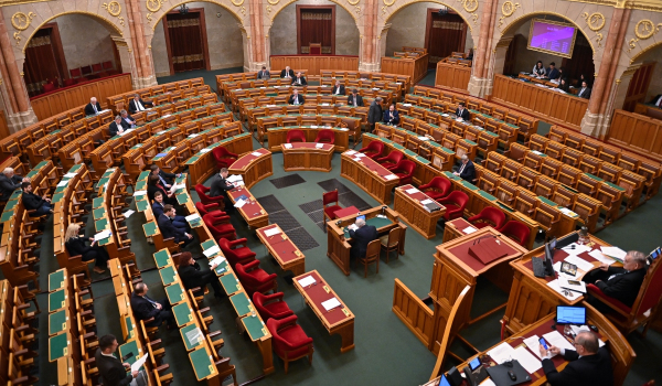 Το ουγγρικό κοινοβούλιο ανέβαλε την ψηφοφορία για την είσοδο της Σουηδίας στο ΝΑΤΟ