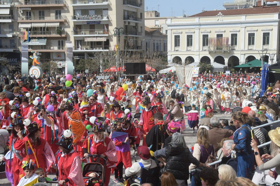 Καρναβάλι Πάτρας: «Δεν υπάρχει φόβος για μηνιγγίτιδα» διαβεβειώνει ο διοικητής της 6ης ΥΠΕ