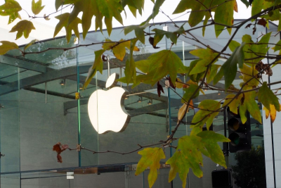 Apple: Τα lockdown στην Κίνα «πιέζουν» τις μετοχές της