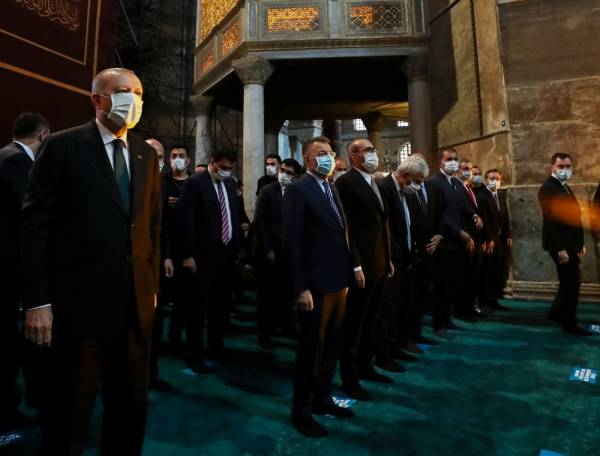 Ο Ερντογάν μετατρέπει σε τζαμί και τη Μονή της Χώρας στην Κωνσταντινούπολη