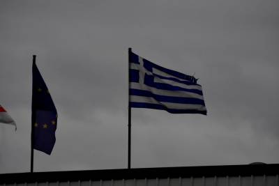 Ξαφνική υποβάθμιση του ελληνικού οutlook από τον οίκο Fitch