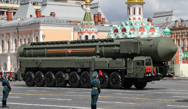 Έπεσαν οι υπογραφές στη Λευκορωσία: Η Ρωσία θα αναπτύξει πυρηνικά όπλα