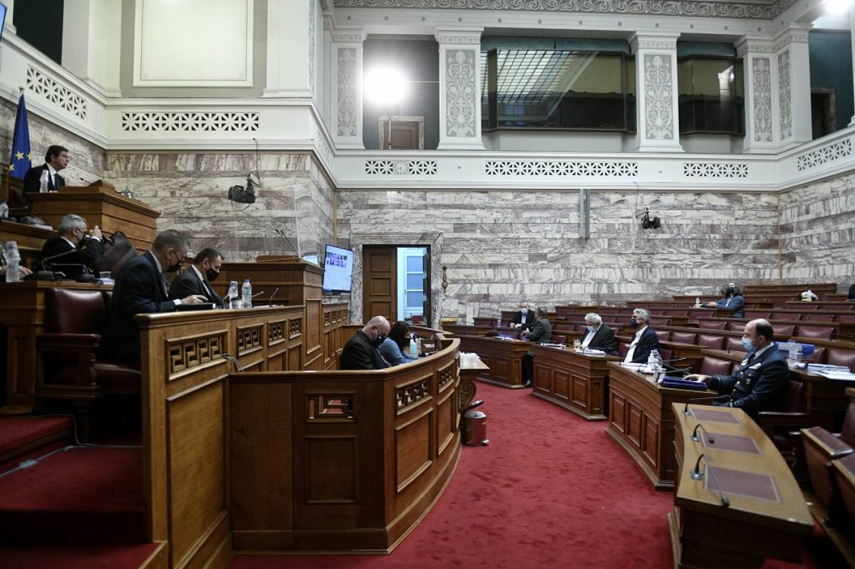 Rafale: Διεκόπη η συζήτηση στη Βουλή με καταγγελίες του προέδρου της επιτροπής Εξοπλιστικών