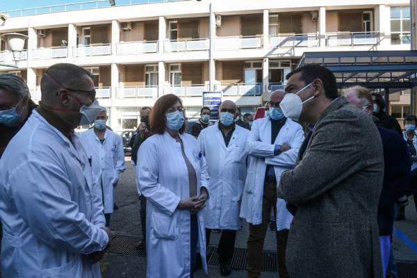 Στη Δράμα ο Τσίπρας - Χωρίς οξυγόνο το νοσοκομείο για ασθενείς Covid