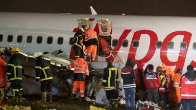Συντριβή αεροσκάφους στην Κωνσταντινούπολη: Ένας νεκρός και 157 τραυματίες (video)