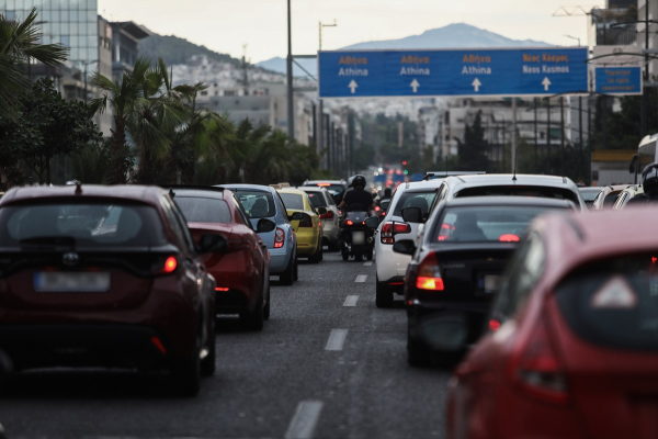 Έκλεισαν δρόμοι στην Αθήνα: Κυκλοφοριακός χάος