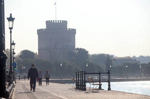 Τελεσίγραφο για τη Θεσσαλονίκη: «Ή συμμορφωνόμαστε, ή πάμε σε νέα μέτρα»