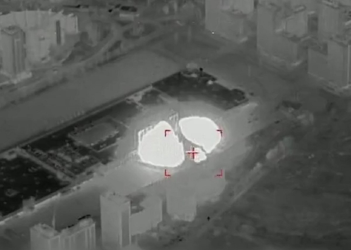 Κίεβο: Βίντεο με ρωσικό πύραυλο την ώρα που χτυπά εμπορικό κέντρο