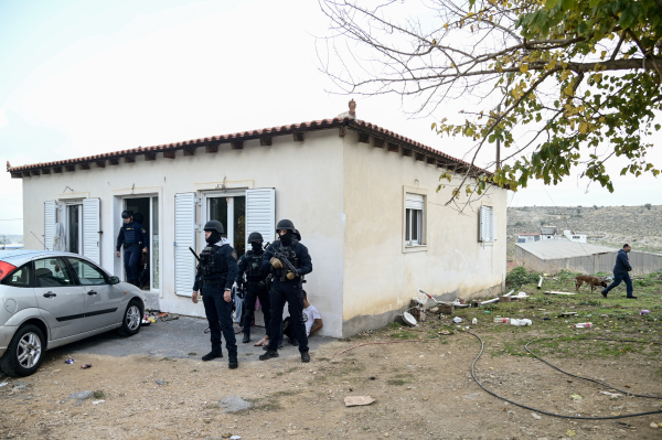 Νέα αστυνομική επιχείρηση σε καταυλισμούς Ρομά στη Δυτική Αττική - 13 προσαγωγές