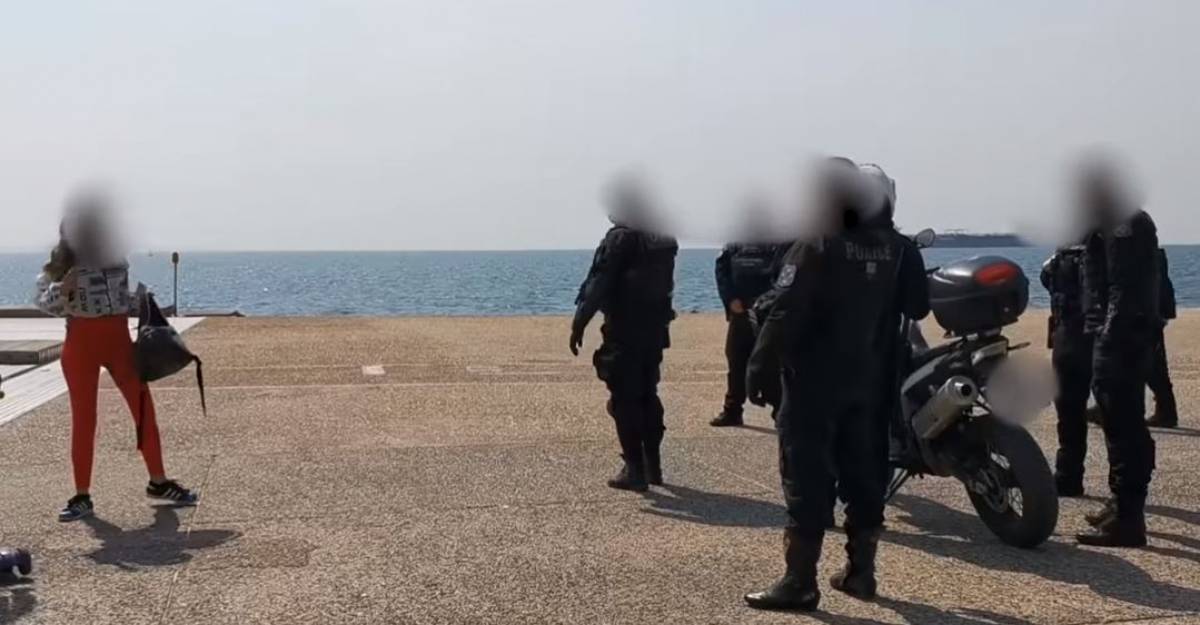 Παραλία Θεσσαλονίκης: Τα «έψαλε» στους αστυνομικούς για την απαγόρευση