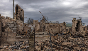 Ουκρανία: Απομακρύνονται άμαχοι από το Ντονμπάς – Εικόνες φρίκης στη Μποροντιάνκα