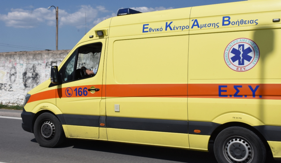 Δύο νέες καταγγελίες για το ΕΚΑΒ σε ένα 24ωρο - Πέθαναν περιμένοντας ασθενοφόρο σε Λέσβο και Εύβοια