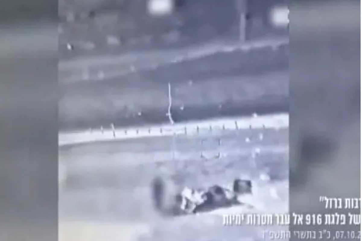 Η στιγμή που το ισραηλινό πολεμικό ναυτικό βυθίζει πλοιάρια της Χαμάς (βίντεο)
